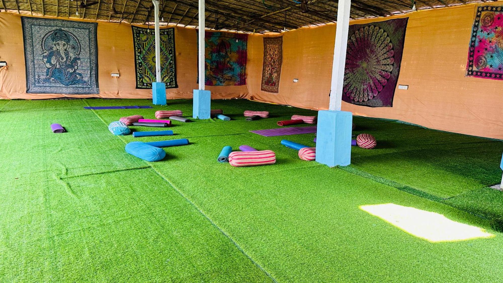 Omkar Wellness Inn Arambol Bagian luar foto